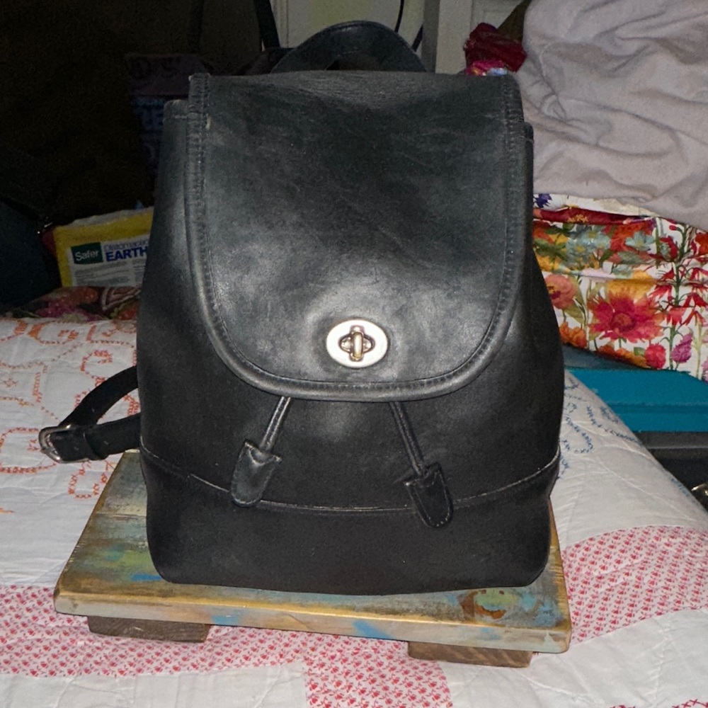 COACH Classic Black Leather Daypack Backpack #9960 (Z1)